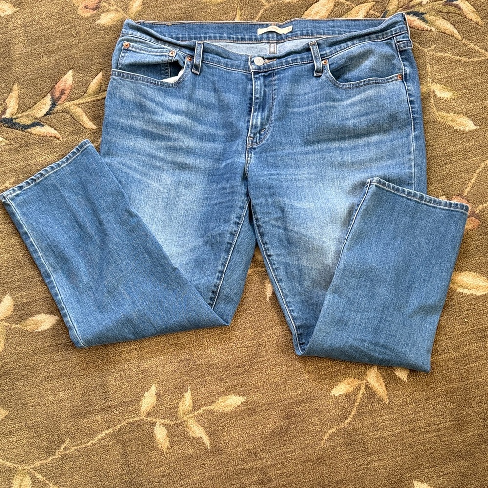 Classic Blue Women's Cropped Jeans